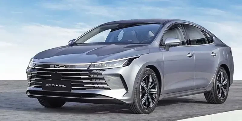 sedan híbrido plug-in BYD King