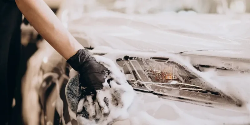 Aprenda como lavar o carro corretamente