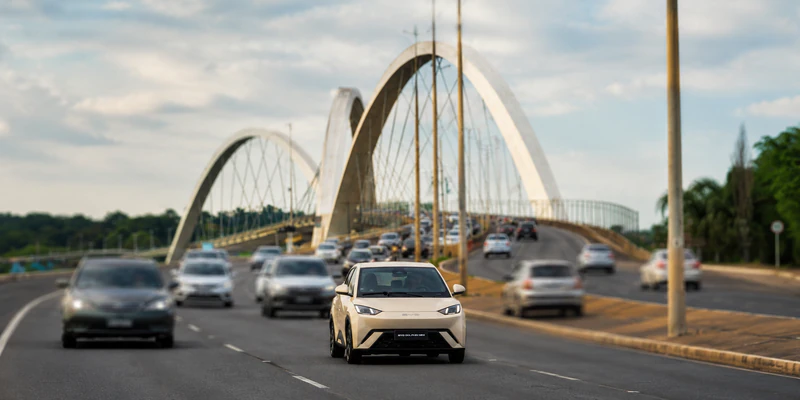 byd dolphin mini na ponte jk em brasília como carros por assinatura godrive BSB