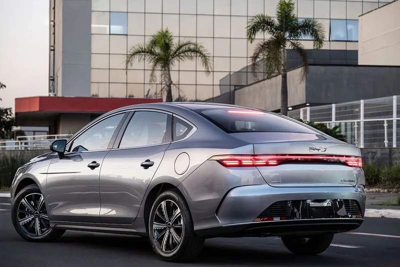 BYD King traseira