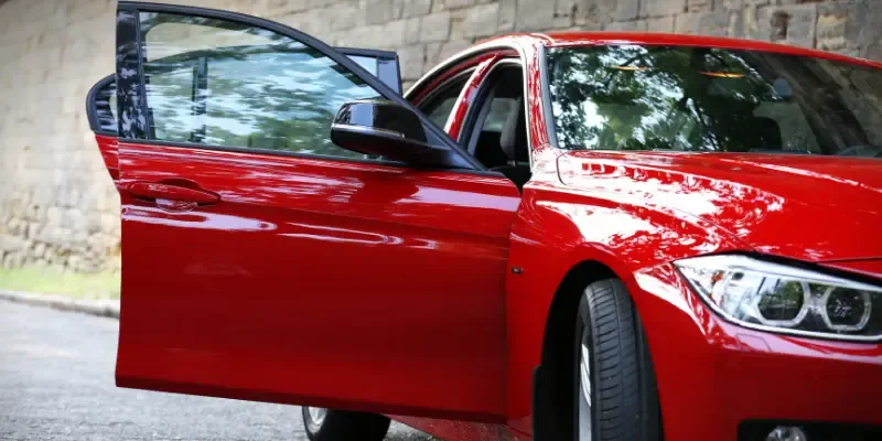 Chave presencial: carros que ligam com o toque de um botão