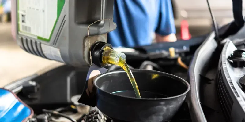 Como tirar mancha de óleo de carro