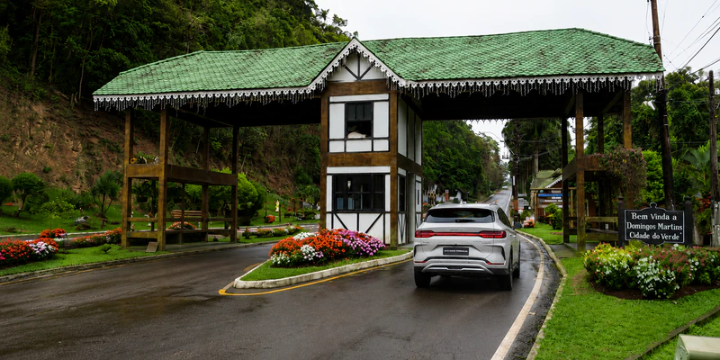 BYD Song Plus Premium no Portal de entrada de Domingos Martins